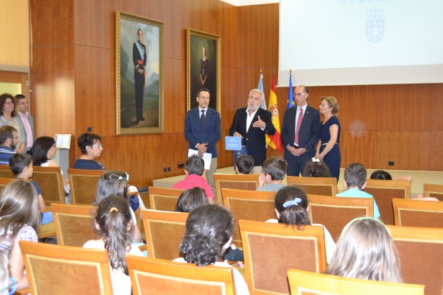 O Parlamento recibe ao alumnado gañador do concurso Os Chefs saudables, convocado por Sanidade para promover hábitos sanos 