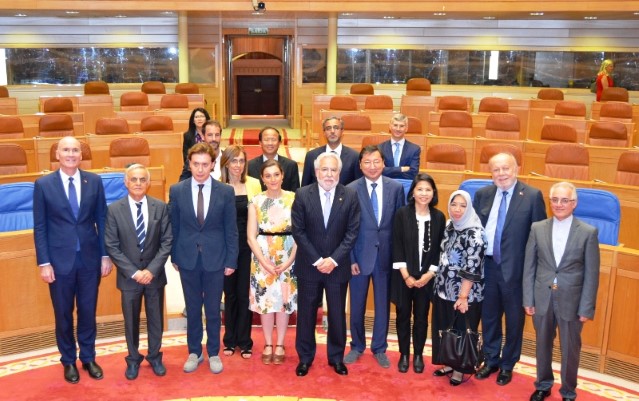 Embaixadores de países da área Asia-Pacifico visitan o Parlamento de Galicia