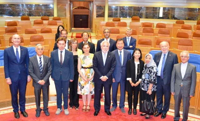 Embaixadores de países da área Asia-Pacifico visitan o Parlamento de Galicia