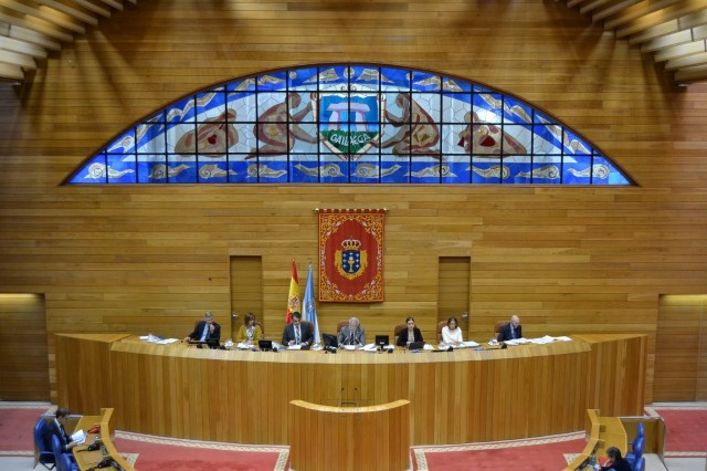 Declaración institucional a prol do sector lácteo galego