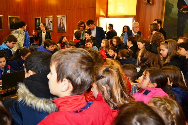 O Parlamento de Galicia presenta material didáctico orientado a educación Infantil e Primaria protagonizado polos Bolechas
