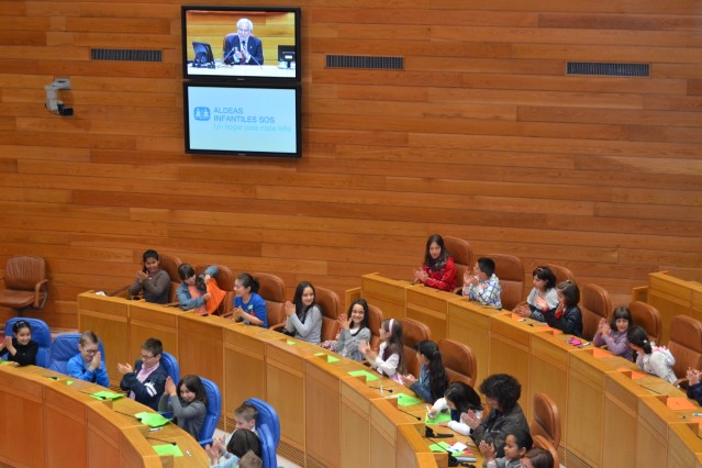 O Parlamento de Galicia acolle un pleno infantil organizado por Aldeas Infantiles SOS