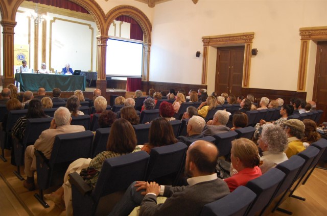 Santalices: "O Parlamento está a despregar un extenso abano de actividades para canalizar os seu compromiso social”