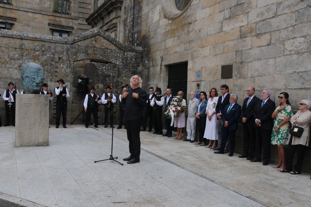 O presidente do Parlamento de Galicia recolle o premio “Celanova, Casa dos poetas”, “un estímulo para seguir traballando e intensificar o noso esforzo”