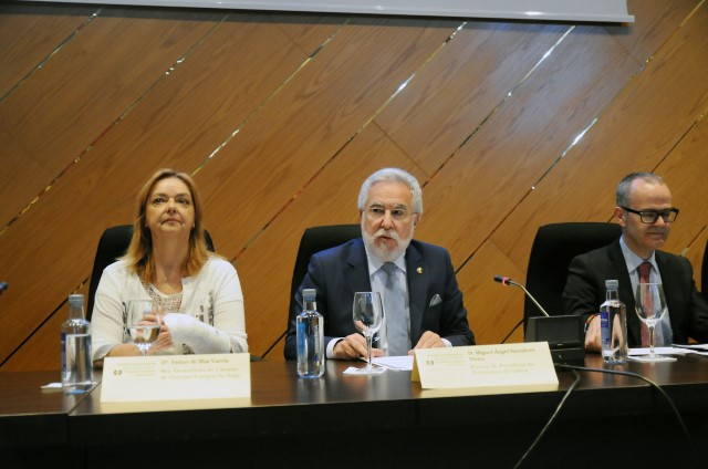 O presidente do Parlamento asume a importancia de axilizar o diagnóstico das enfermidades raras