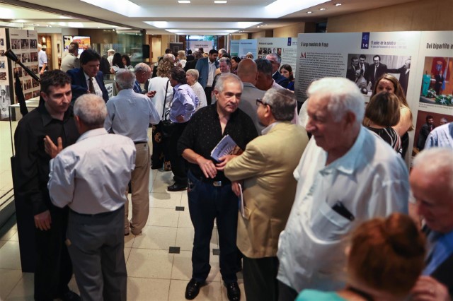 Buenos Aires acolle unha exposición sobre a historia do Parlamento de Galicia