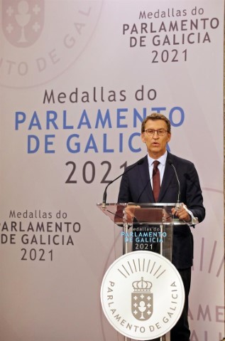 Feijóo durante a entrega das Medallas do Parlamento 2021