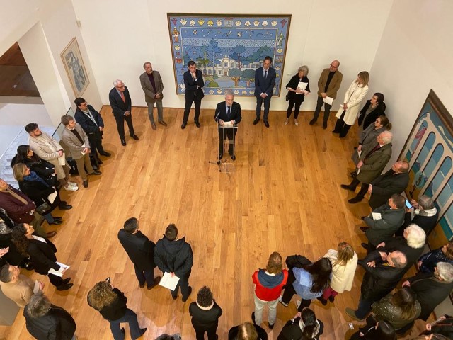 O Parlamento de Galicia expón en Ferrol unha selección da súa colección de arte para expresar “o compromiso co conxunto do territorio"