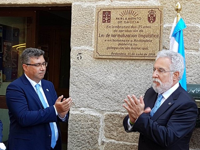 Santalices destaca a transcendencia da Lei de Normalización e sinala que “todo o que empurremos en favor da nosa lingua é pouco”