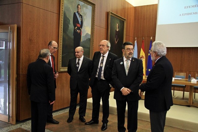 O Parlamento acolleu unha sesión extraordinaria da Real Academia de Medicina de Galicia, a primeira actividade deste tipo na Cámara 