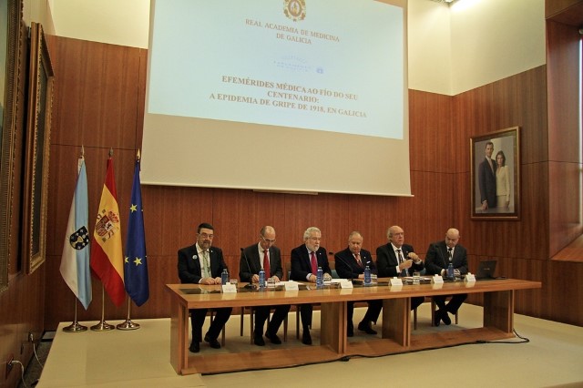 O Parlamento acolleu unha sesión extraordinaria da Real Academia de Medicina de Galicia, a primeira actividade deste tipo na Cámara 