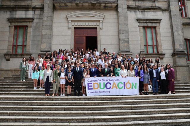 Santalices expresa o apoio do Parlamento de Galicia aos valores impulsados pola Campaña Mundial pola Educación