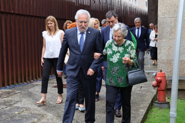 O Parlamento de Galicia rende homenaxe a Alexandre Bóveda e ás vítimas galegas do franquismo