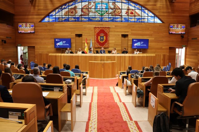 ​A Cámara galega acolle a final do certame Parlamento Xove