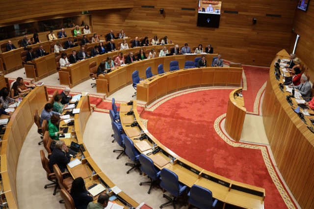 Toman posesión sete novas deputadas e deputados do Parlamento de Galicia