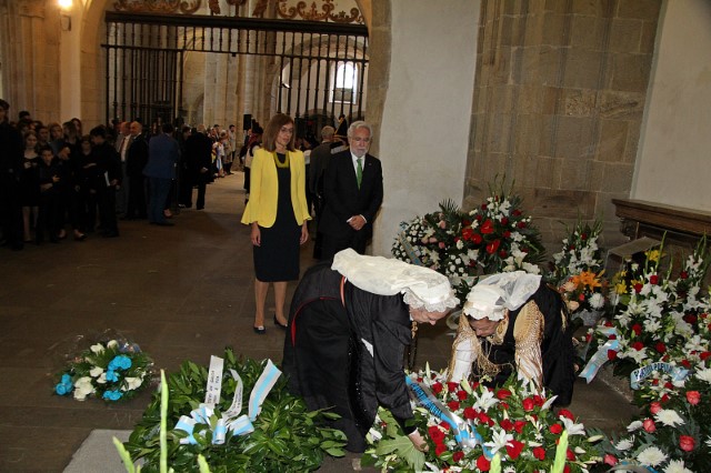 Ofrenda floral no Panteón de Galegos Ilustres