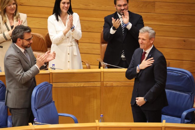 O Parlamento de Galicia elixe presidente da Xunta a Alfonso Rueda
