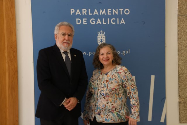 O presidente do Parlamento recibe á consulesa da República Arxentina en Vigo