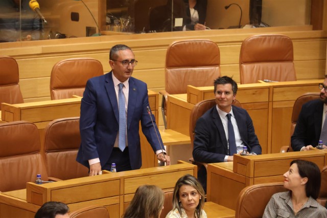 Argimiro Marnotes toma posesión como deputado do Parlamento de Galicia