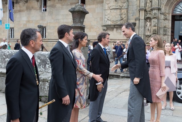 A presidenta do Parlamento asistiu á Ofrenda Nacional ao Apóstolo Santiago, presidida polos Reis 