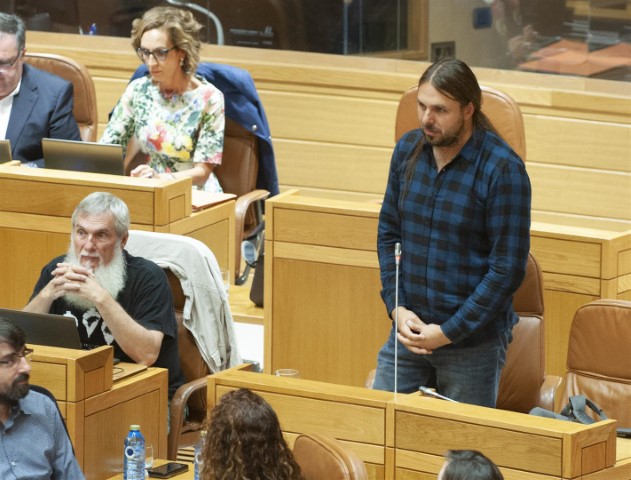 Toma de posesión de Xan Xosé Jove González como deputado  do Grupo Común da Esquerda