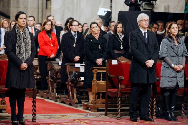Na imaxe, Pilar Rojo e Giovanni Kessler, no acto conmemorativo da Traslación do Apóstolo, na Catedral de Santiago, no que o presidente da Xunta actuou como delegado rexio