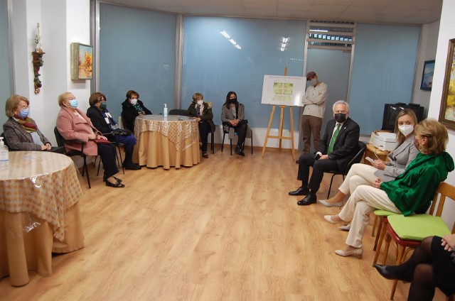 O presidente do Parlamento e a conselleira de Política Social visitan distintas entidades sociais de Ourense