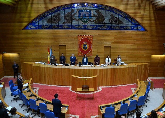 O Pleno do Parlamento garda un minuto de silencio en memoria da última vítima da violencia de xénero