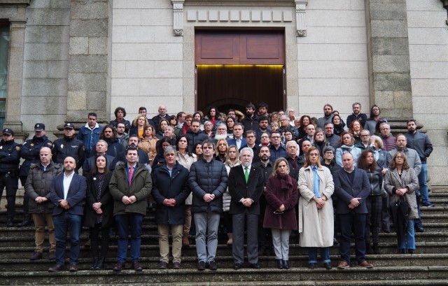 Minuto de silencio contra a violencia machista no Parlamento