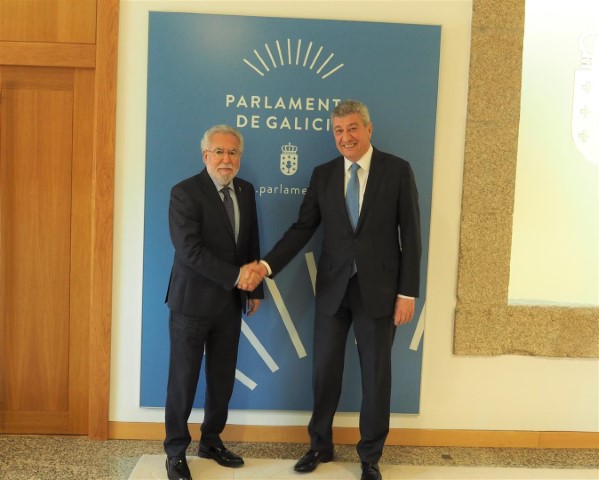 O embaixador de Azerbaixán visita o Parlamento de Galicia