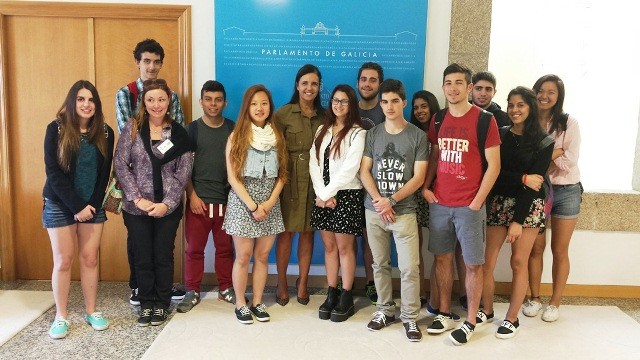 Alumnado do Instituto Arxentino-Galego Santiago Apóstol de Buenos Aires visita o Parlamento de Galicia no marco dunha viaxe de estudos