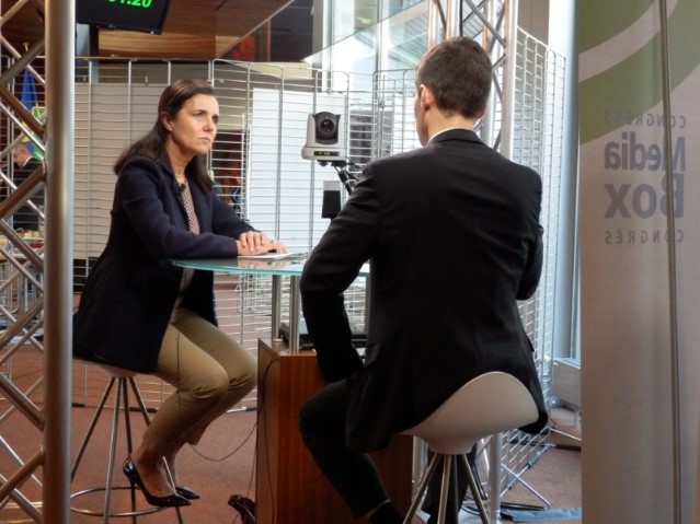 A presidenta do Parlamento de Galicia e da CALRE, durante a gravación dunha entrevista na sede do Consello de Europa, en Estrasburgo