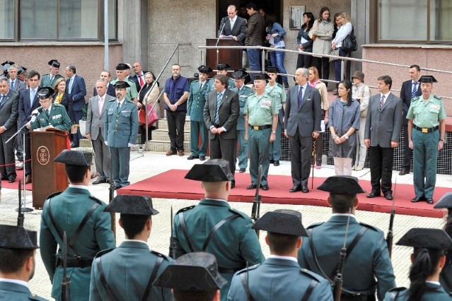 A presidenta do Parlamento asiste ao acto de toma de posesión do xefe de zona da Garda Civil en Galicia