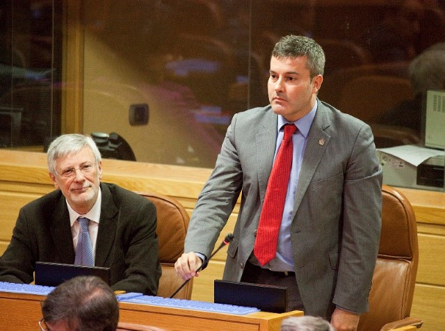 Dolores Rodríguez Amoroso e Luis Gómez Piña toman posesión como deputados no Parlamento de Galicia, que tamén designa aos tres senadores en representación da Comunidade Autónoma