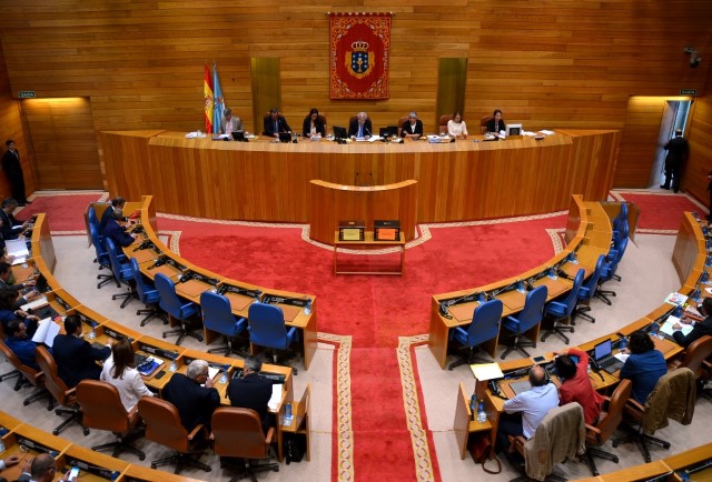 O Parlamento de Galicia elixe aos seus representantes nos consellos sociais das universidades de Vigo e de Santiago de Compostela
