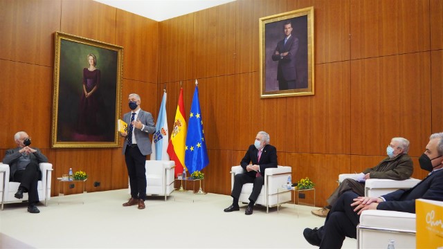 O Parlamento de Galicia homenaxea a Celso Emilio Ferreiro cunha  biografía que analiza a proxección do escritor durante a catro décadas transcorridas desde o seu falecemento