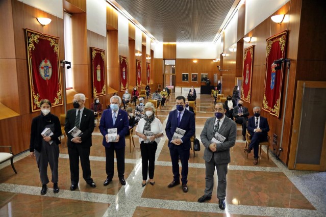 O Parlamento de Galicia acolle a presentación do volume 'Polos camiños das horas. Epistolario de Ricardo Carballo Calero e Ramón Otero Pedrayo'