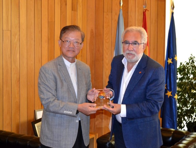 O presidente do Consello de Representantes Locais de Taiwán efectúa unha visita institucional ao Parlamento de Galicia