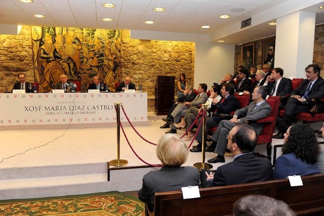 Pilar Rojo asistiu á presentación do libro "“Xosé María Díaz Castro, para alumear o mundo"