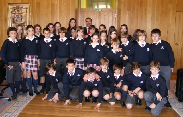 Pilar Rojo recibe no Parlamento a visita dun grupo de alumnos do Colexio SEK-Atlántico de Pontevedra