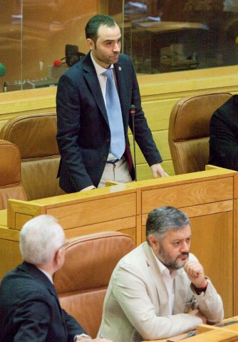 Jacobo Moreira e Ramón Santos tomaron posesión como deputados do Parlamento de Galicia