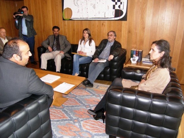Imaxe da reunión, celebrada no despacho da Presidencia da Xunta