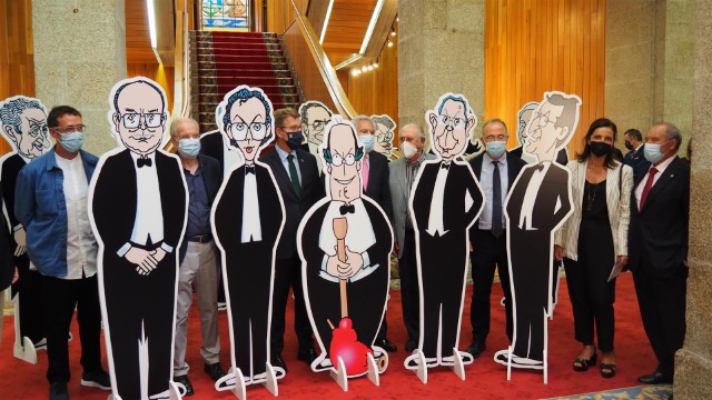 O Parlamento inaugura a exposición "40 anos de Autonomía de Galicia nas caricaturas de Siro"