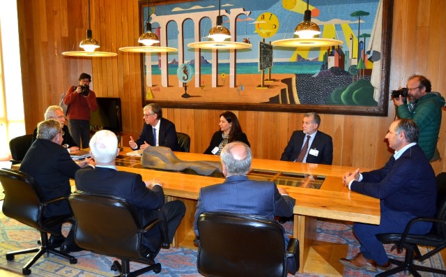 Unha delegación de ANFACO-CECOPESCA visita o Parlamento de Galicia