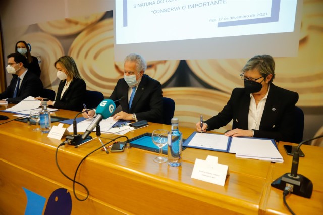 Parlamento e Xunta destinarán 60.000 euros para adquirir conservas de peixe para os bancos de alimentos de Galicia