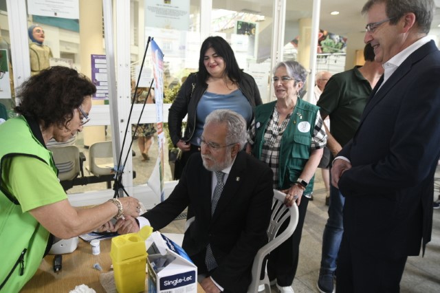 Santalices resalta a necesidade de abordar os hábitos saudábeis e a lonxevidade