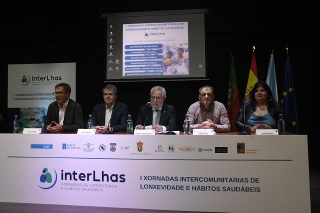 Santalices resalta a necesidade de abordar os hábitos saudábeis e a lonxevidade