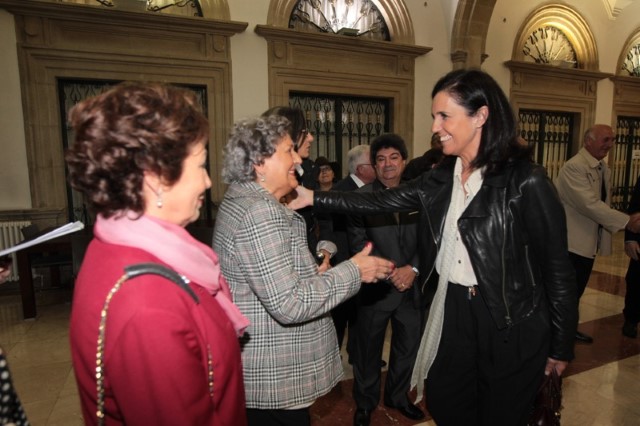 Pilar Rojo felicita á BRILAT pola insignia de ouro que lle outorgou a Asociación de Amigos do Camiño Portugués a Santiago