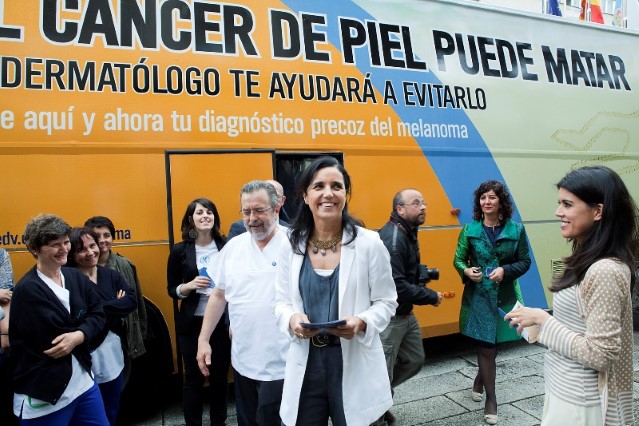 O Parlamento de Galicia sumouse á campaña de sensibilización  sobre o melanoma