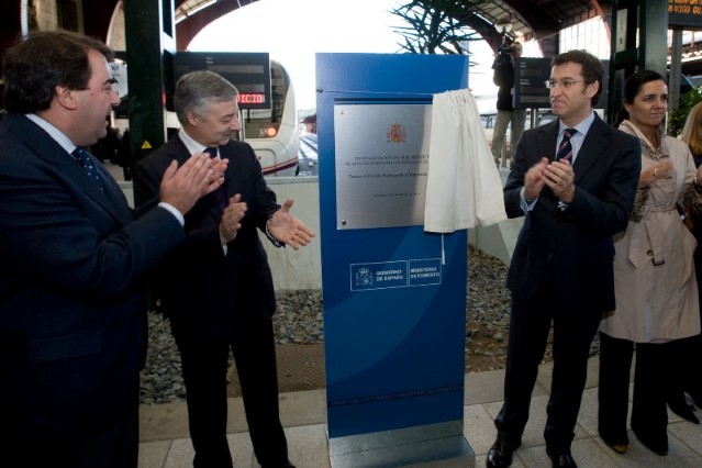 A presidenta do Parlamento asistiu á inauguración da liña de alta velocidade Ourense-Santiago-A Coruña